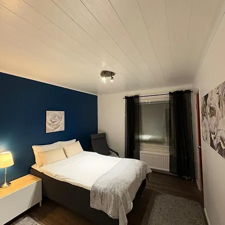 Cozy & Spacious House With Sauna & Free Parking Semesterbostad *