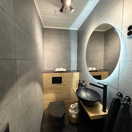 Cozy & Spacious House With Sauna & Free Parking Semesterbostad *
