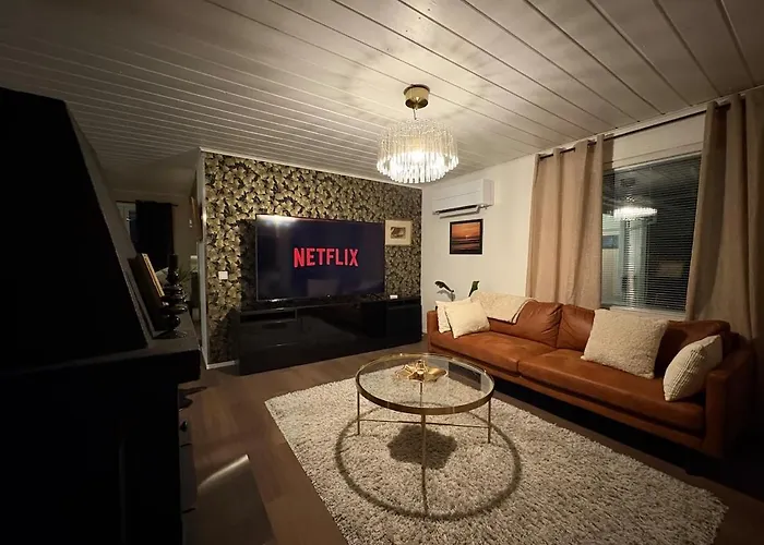 Cozy House Near The River - Sauna, Wi-fi Vakantiehuis