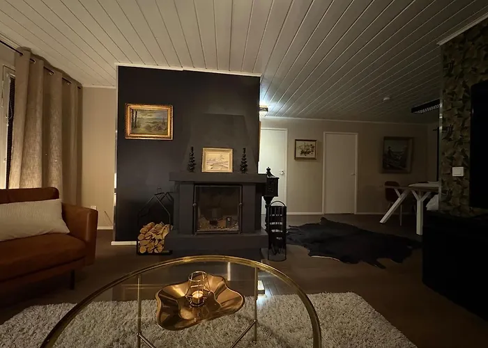 Vakantiehuis Cozy House Near The River - Sauna, Wi-fi *